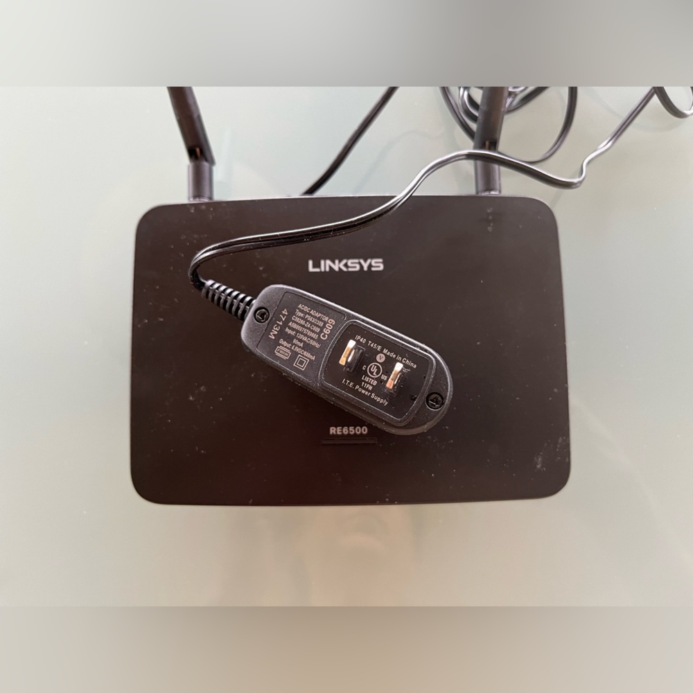 Linksys RE6500 AC1200 Max WiFi Gigabit Range Extender (w/4 ports) Upto 1.2 GBPS